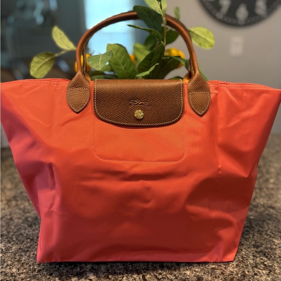 Longchamp Le Pliage Large in Grenadine - Picture 2 of 7